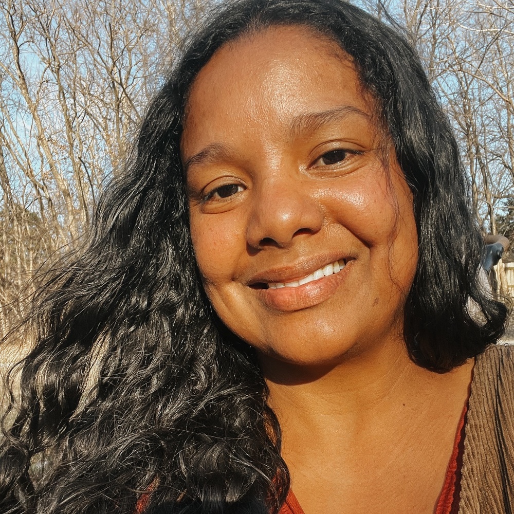 Meet your Posher, Claudia